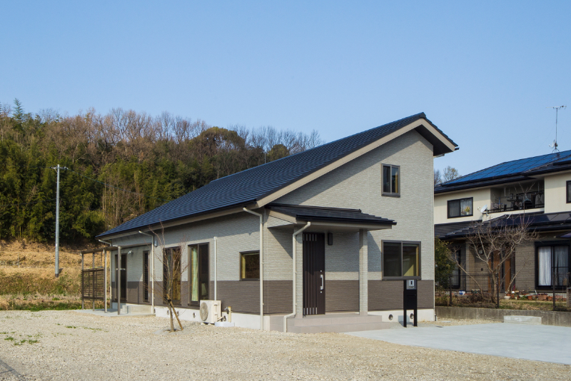 深い安らぎと快さで包む本物の自然素材の家